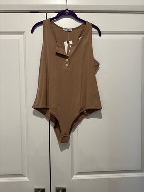 ReoRia Sleeveless Henley Bodysuit in Brown